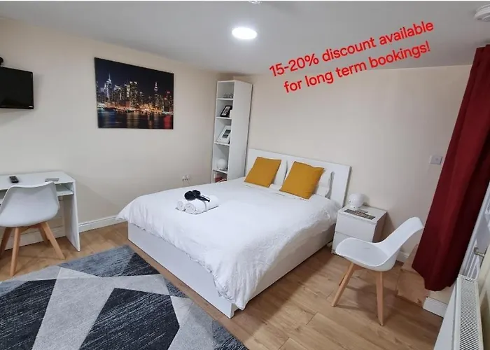 Lovely Studio-Flat With Free Parking, Free Wifi.